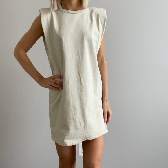 Zara shoulder pads t-shirt dress - Picture 6 of 8